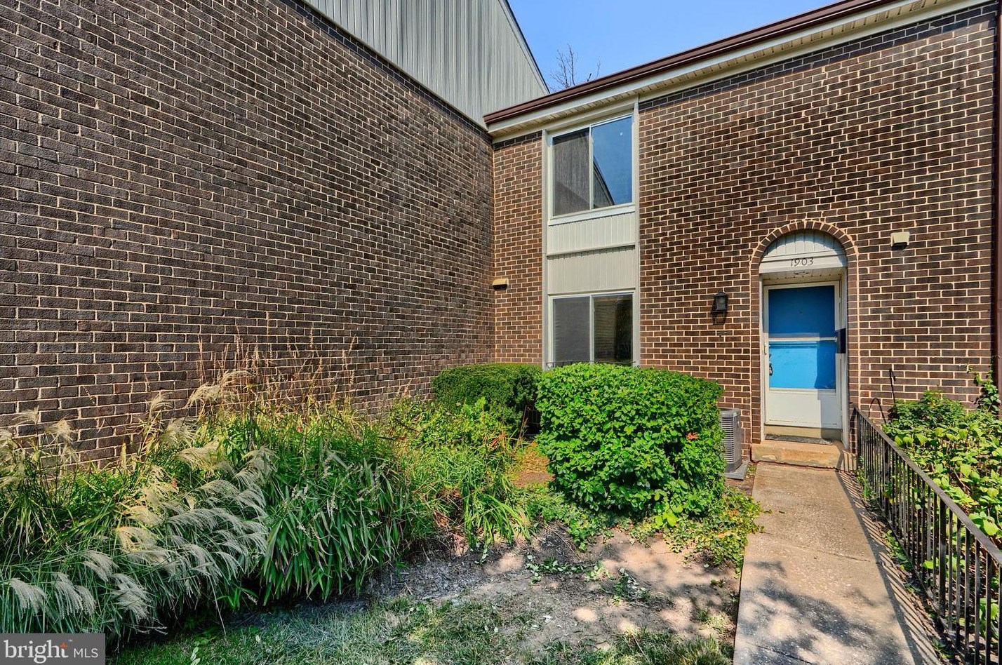 1903 Greenberry Rd, Baltimore MD  21209-4538 exterior
