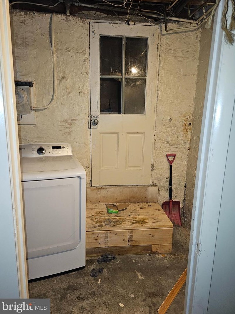 3227 Dudley Ave, Baltimore MD  21213-1711 exterior