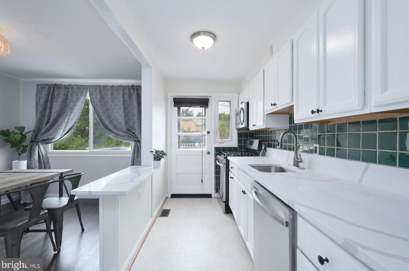 5652 Kavon Ave, Baltimore MD 21206-3626 exterior