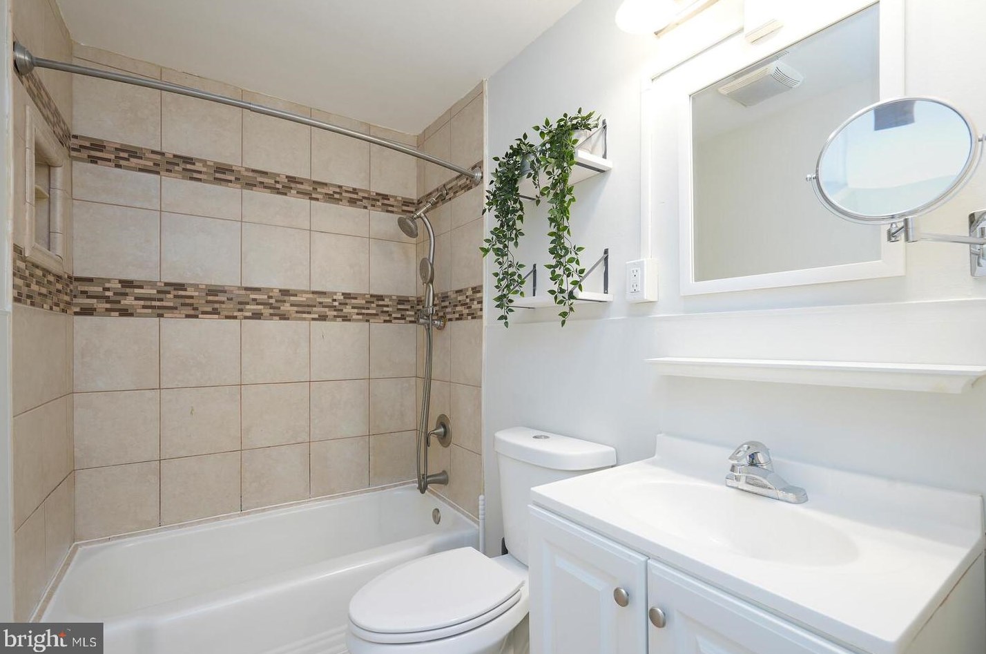 5652 Kavon Ave, Baltimore MD 21206-3626 exterior