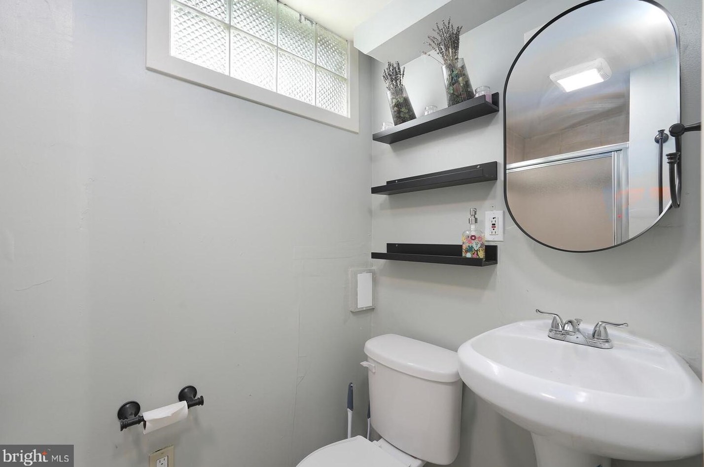 5652 Kavon Ave, Baltimore MD 21206-3626 exterior