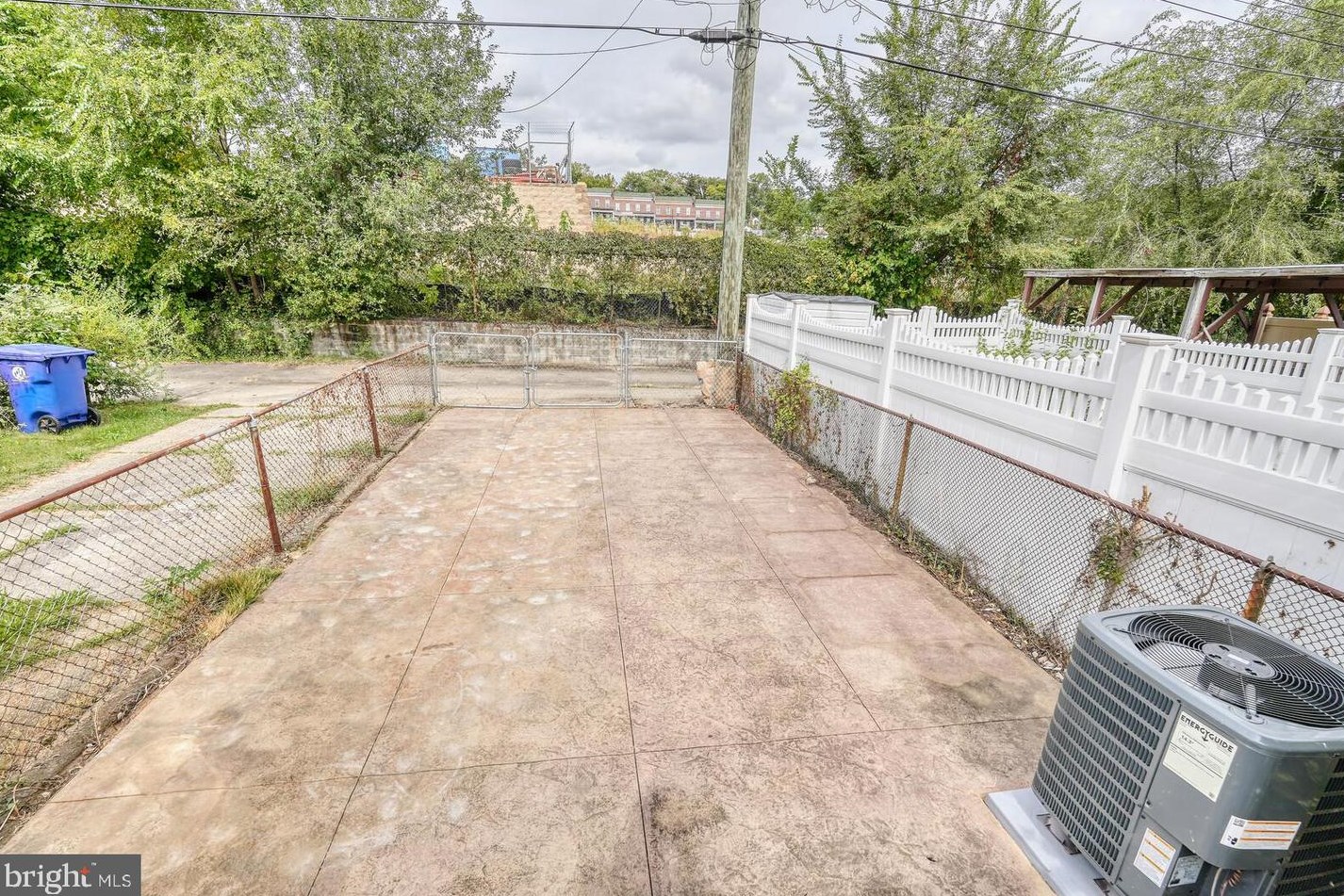 5652 Kavon Ave, Baltimore MD 21206-3626 exterior