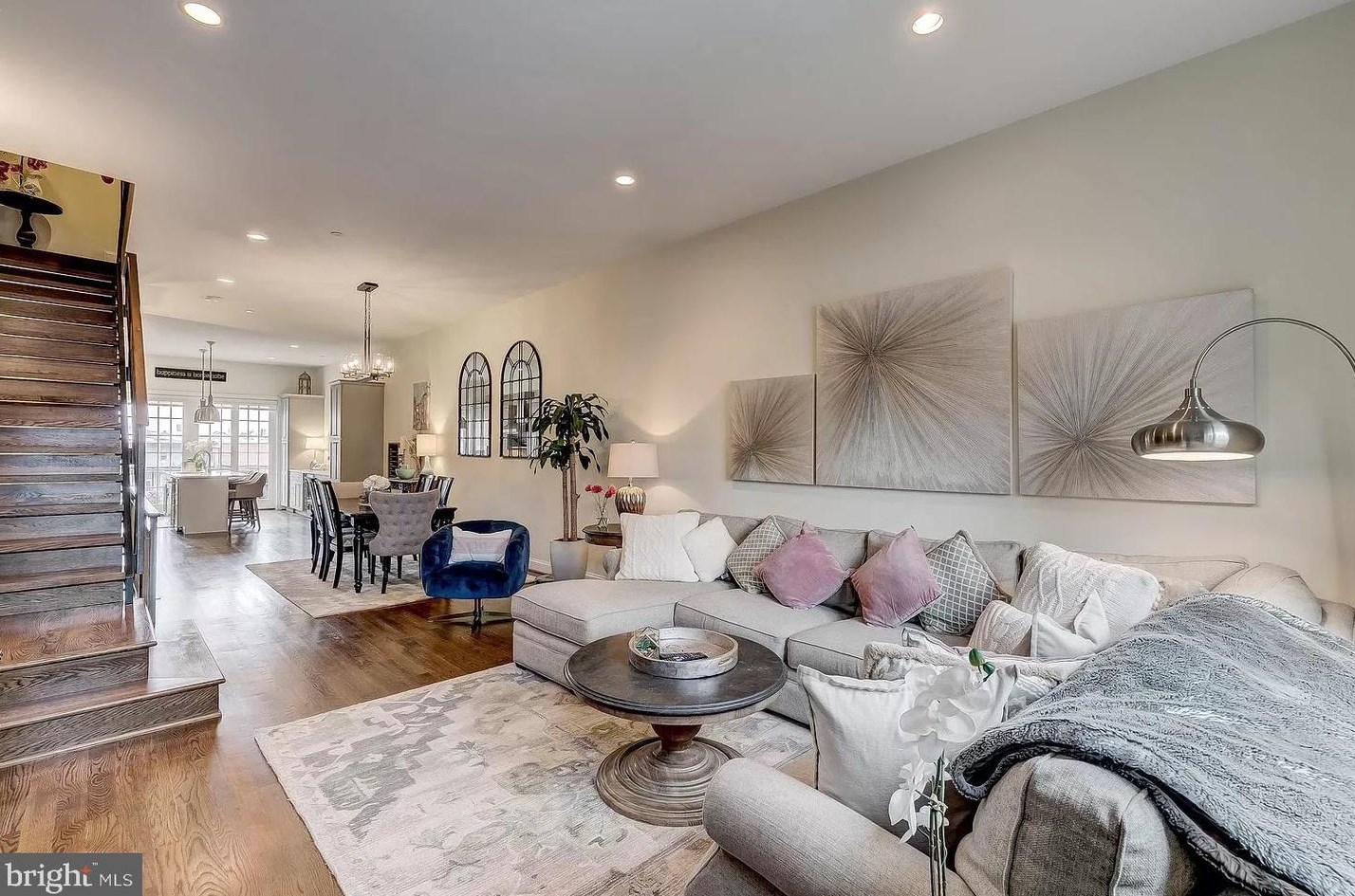 3806 Dillon St, Baltimore, MD 21224
