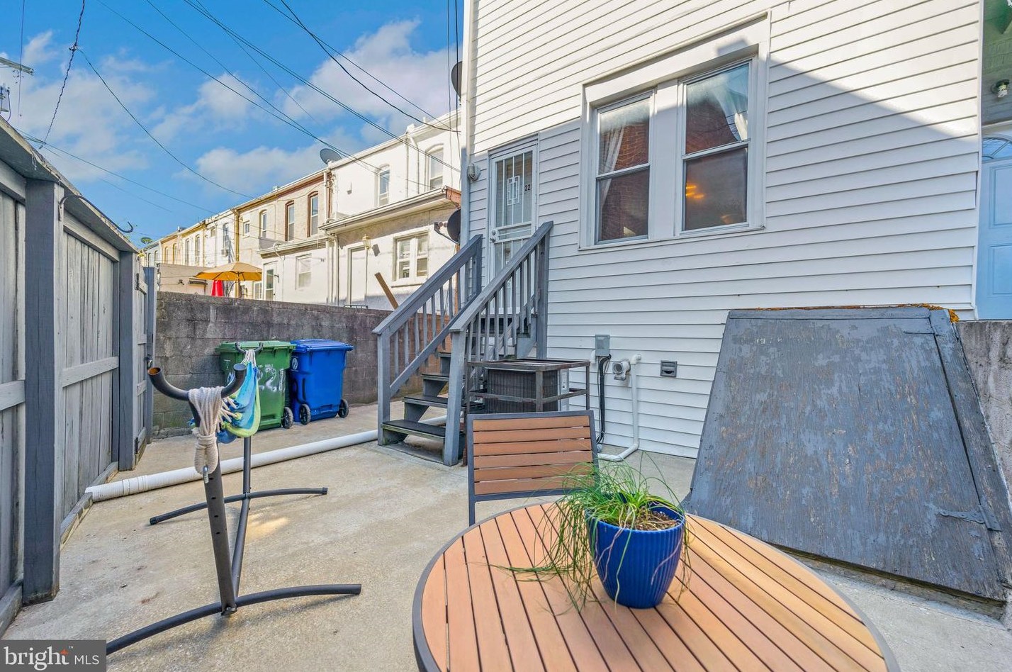 221 Lakewood Ave, Baltimore MD 21224-1143 exterior