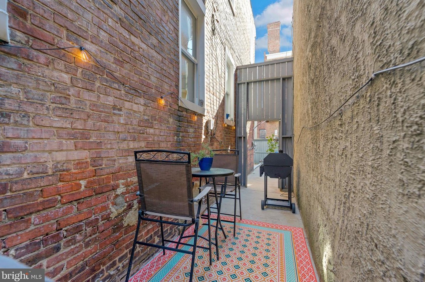 221 Lakewood Ave, Baltimore MD 21224-1143 exterior