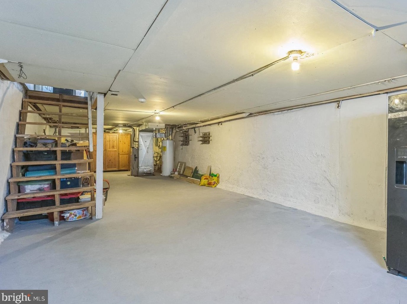 221 Lakewood Ave, Baltimore MD 21224-1143 exterior