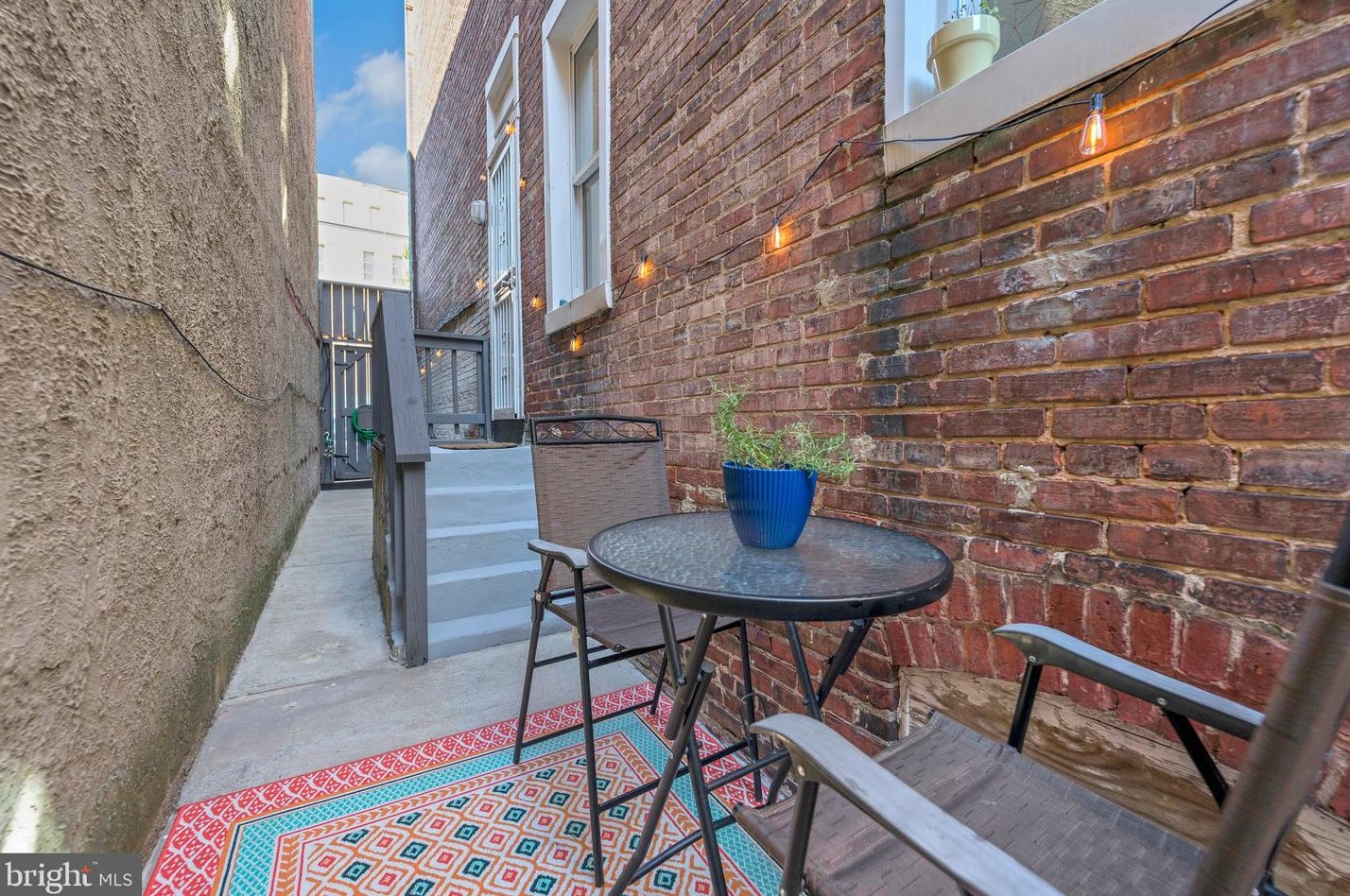 221 Lakewood Ave, Baltimore MD 21224-1143 exterior