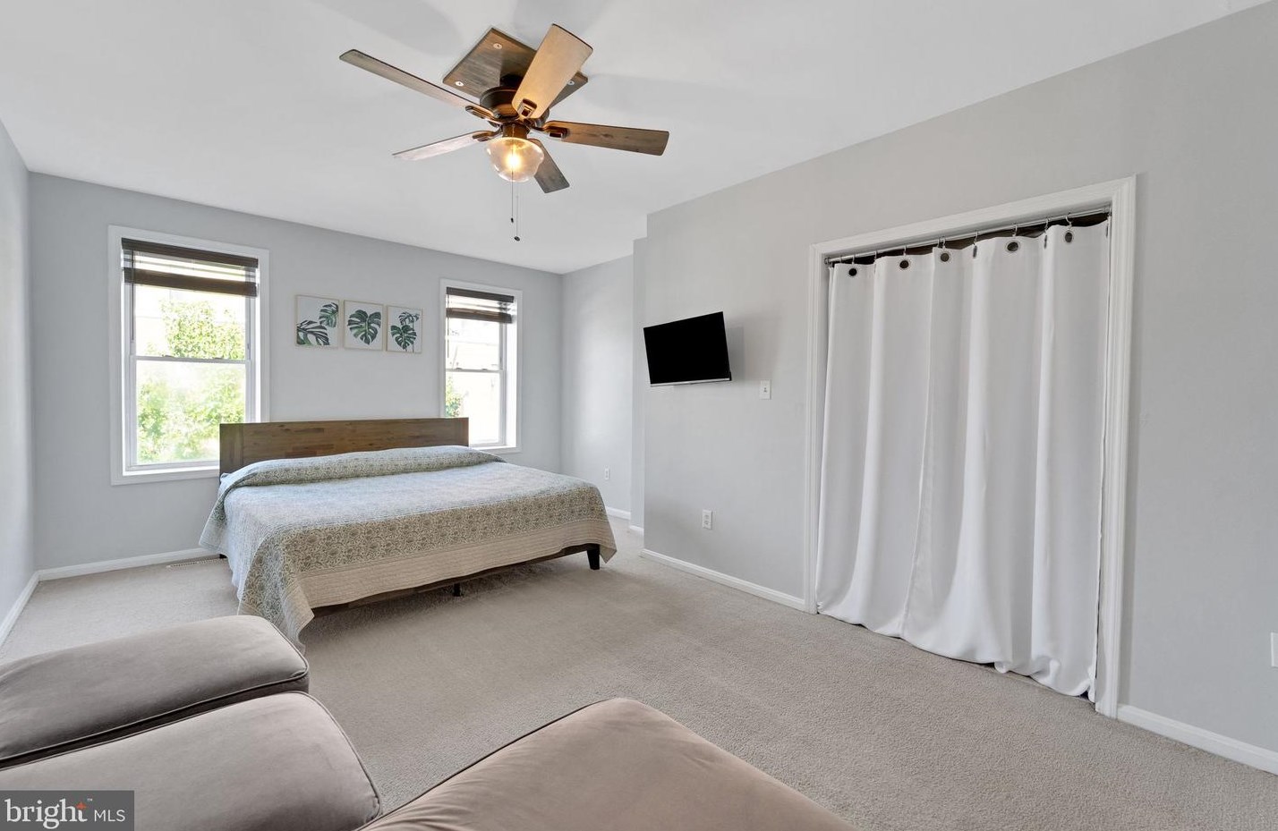 221 Lakewood Ave, Baltimore MD 21224-1143 exterior