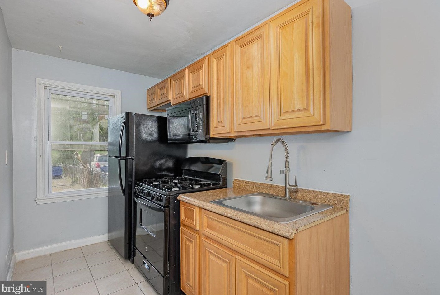 3633 Dudley Ave, Baltimore MD 21213-1828 exterior