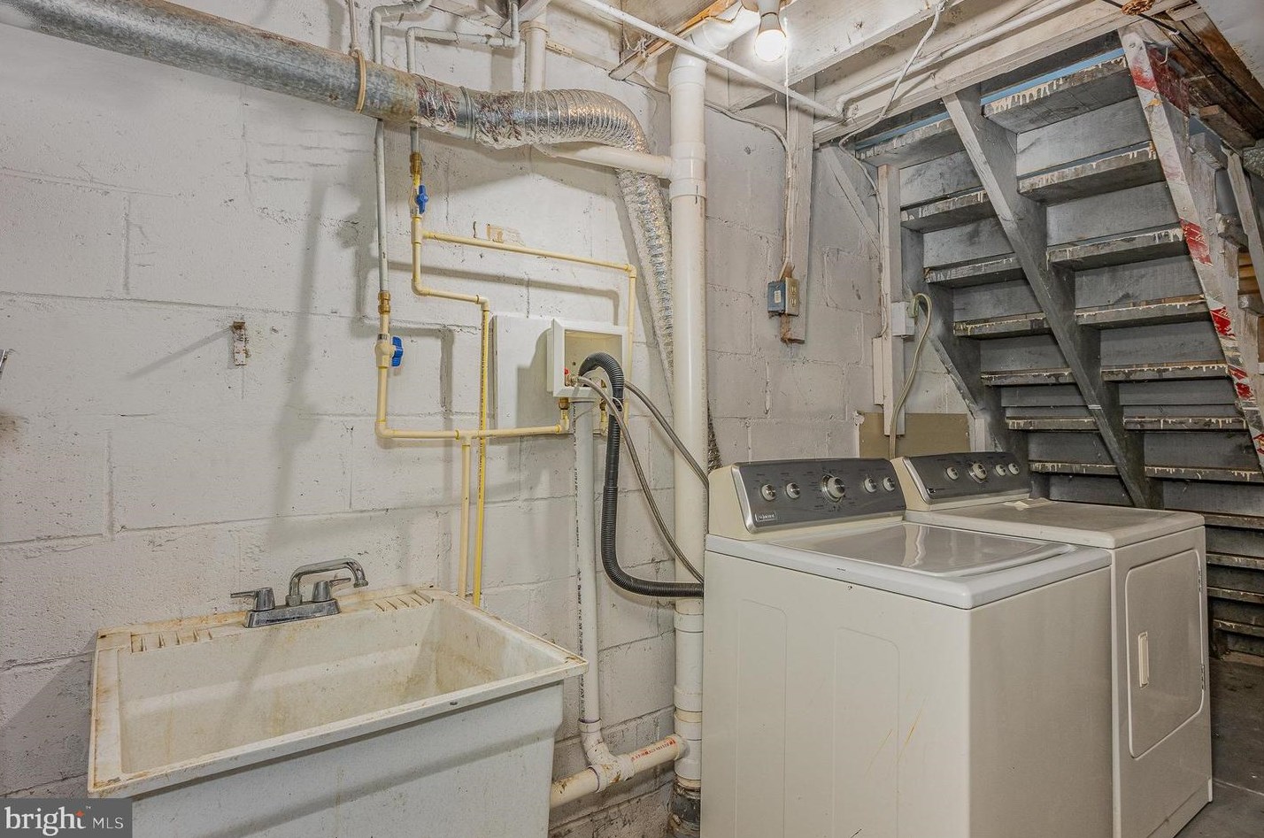 3633 Dudley Ave, Baltimore MD 21213-1828 exterior