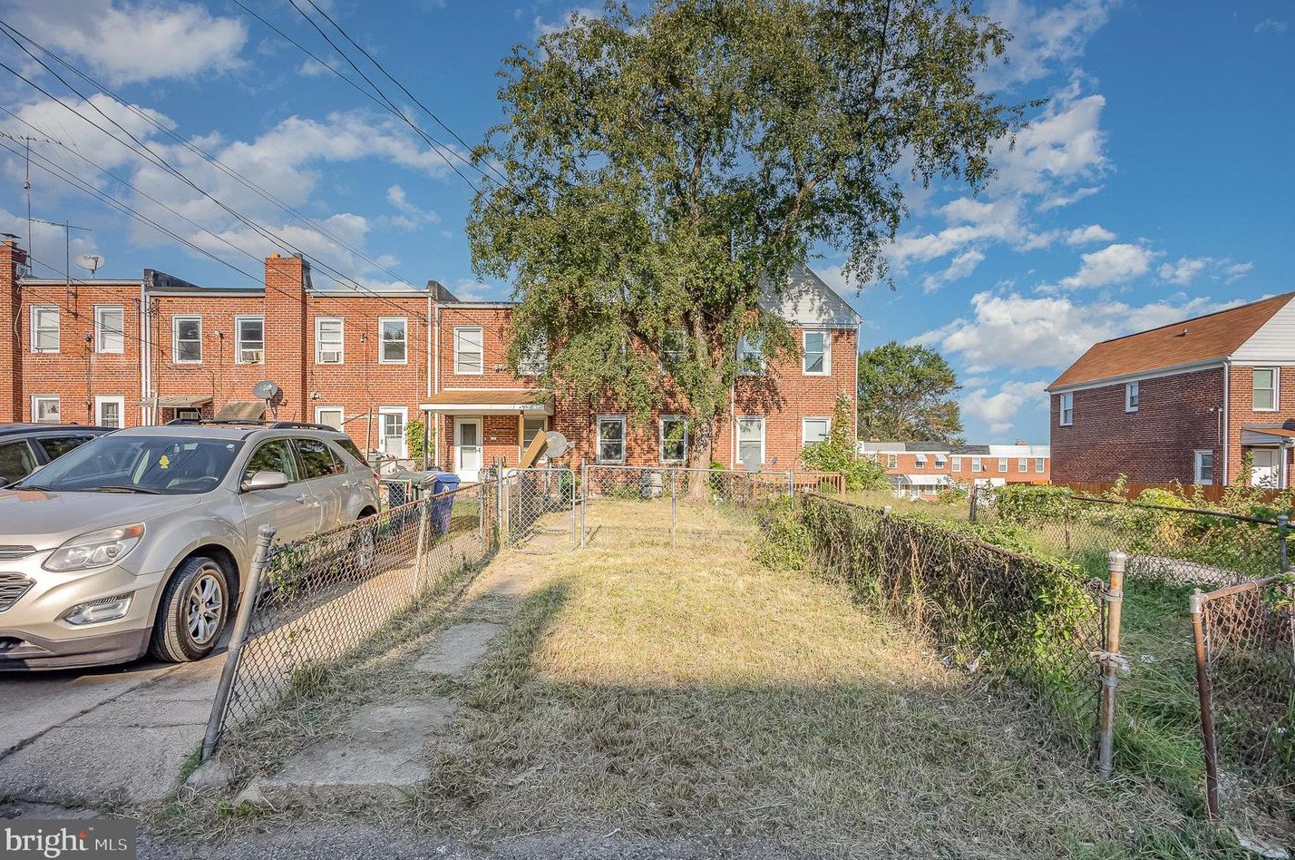 3633 Dudley Ave, Baltimore MD 21213-1828 exterior