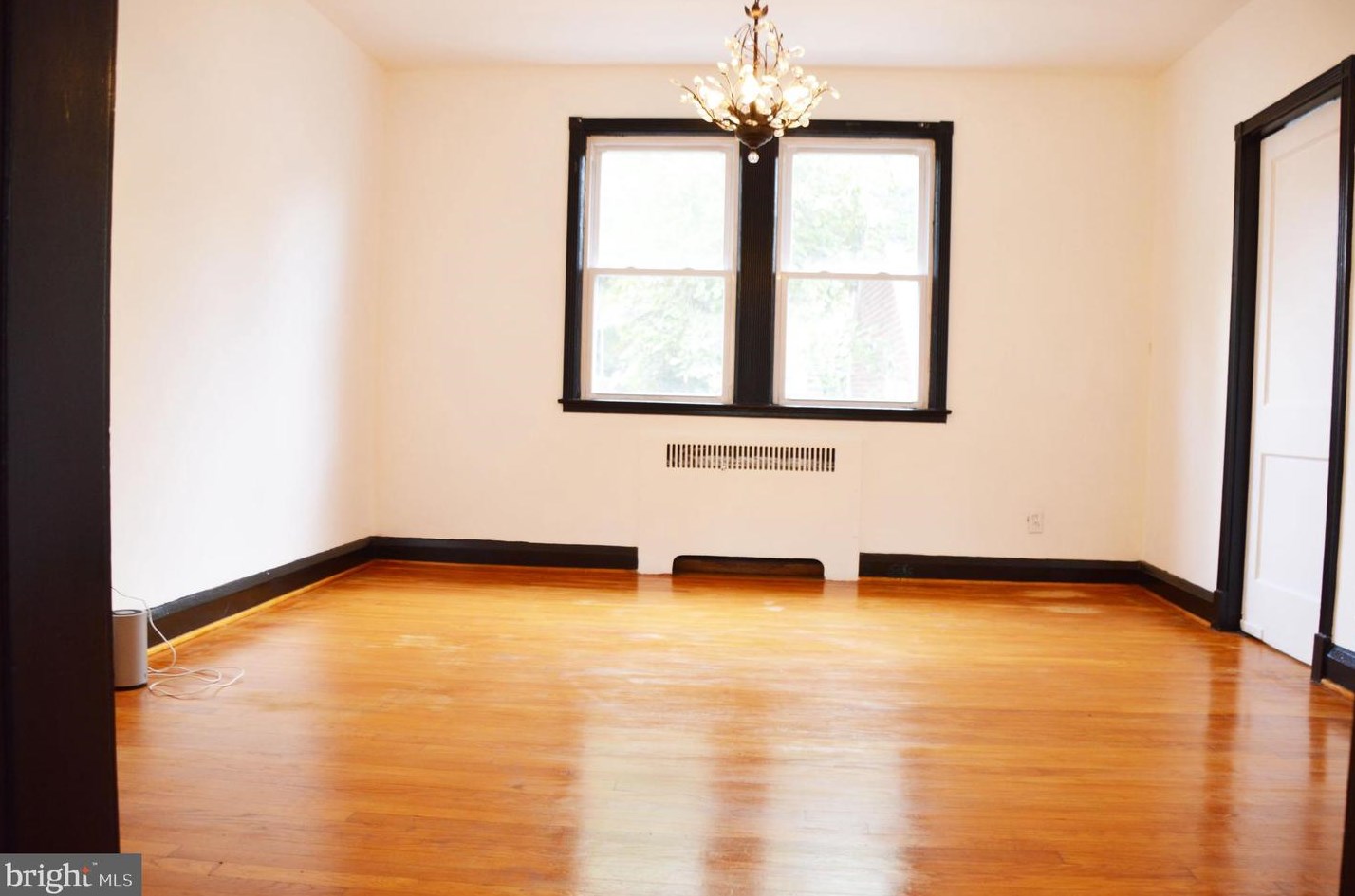 1522 Roundhill Rd, Baltimore MD  21218-2211 exterior