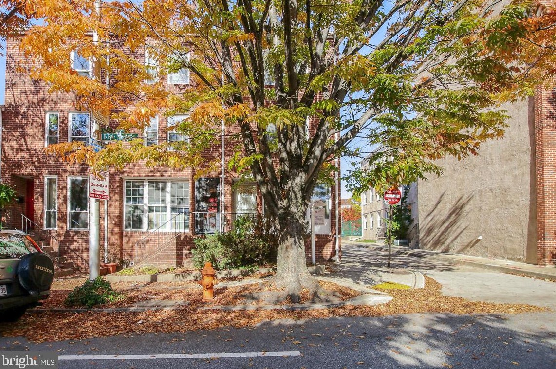 1812 Baltimore St, Baltimore, MD 21223-2334