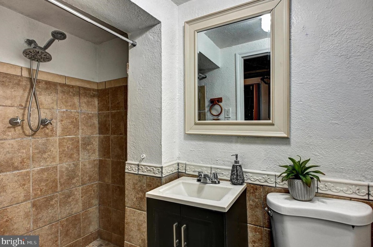 5666 Kavon Ave, Baltimore MD  21206-3626 exterior