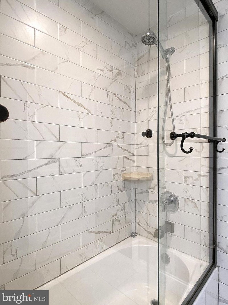 2527 Fleet St, Baltimore MD  21224-3707 exterior