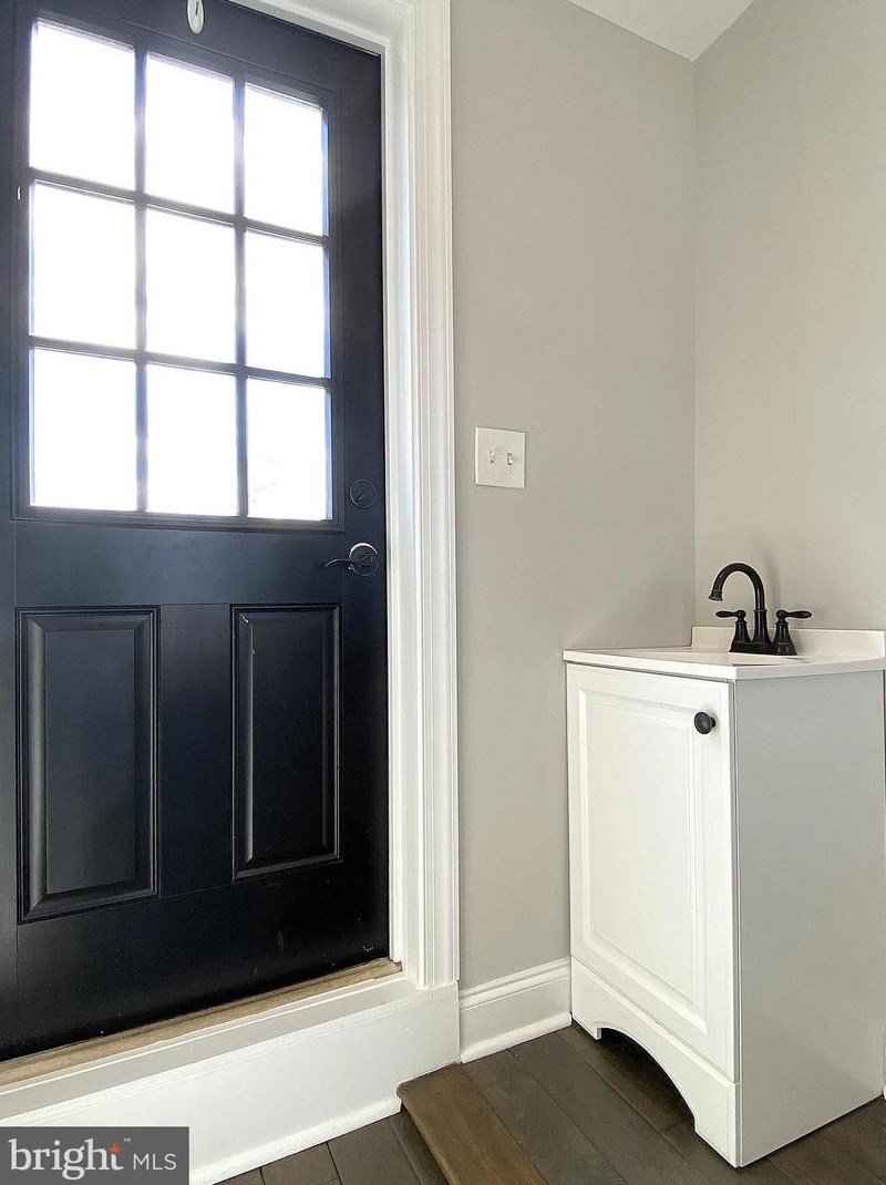 2527 Fleet St, Baltimore MD  21224-3707 exterior