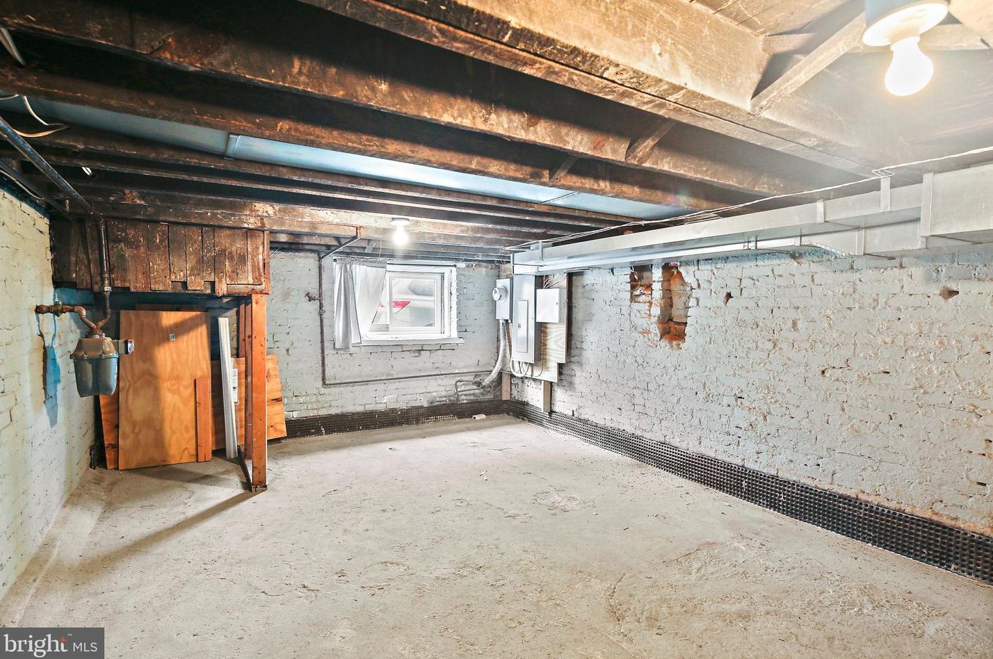 1413 Light St, Baltimore MD 21230-3935 exterior