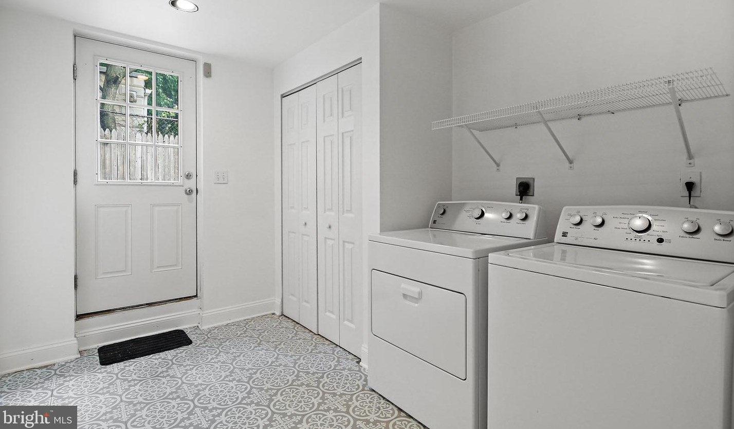 1413 Light St, Baltimore MD 21230-3935 exterior