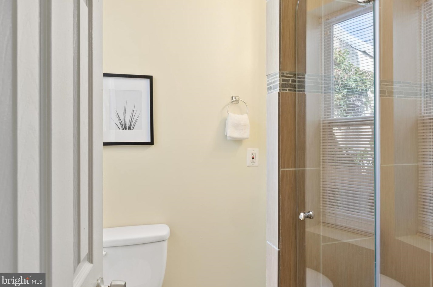 420 Eaton St, Baltimore MD  21224-2603 exterior