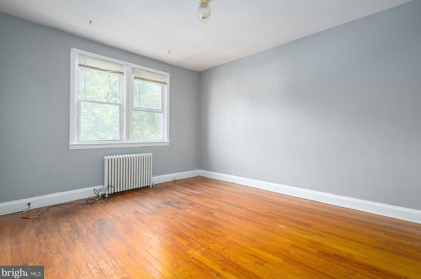 6103 Chinquapin Pkwy, Baltimore MD 21239-1944 exterior