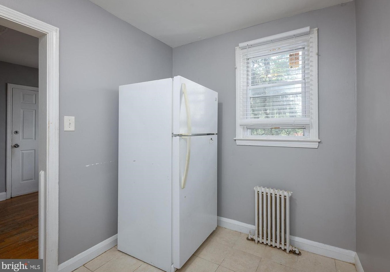 6103 Chinquapin Pkwy, Baltimore MD 21239-1944 exterior