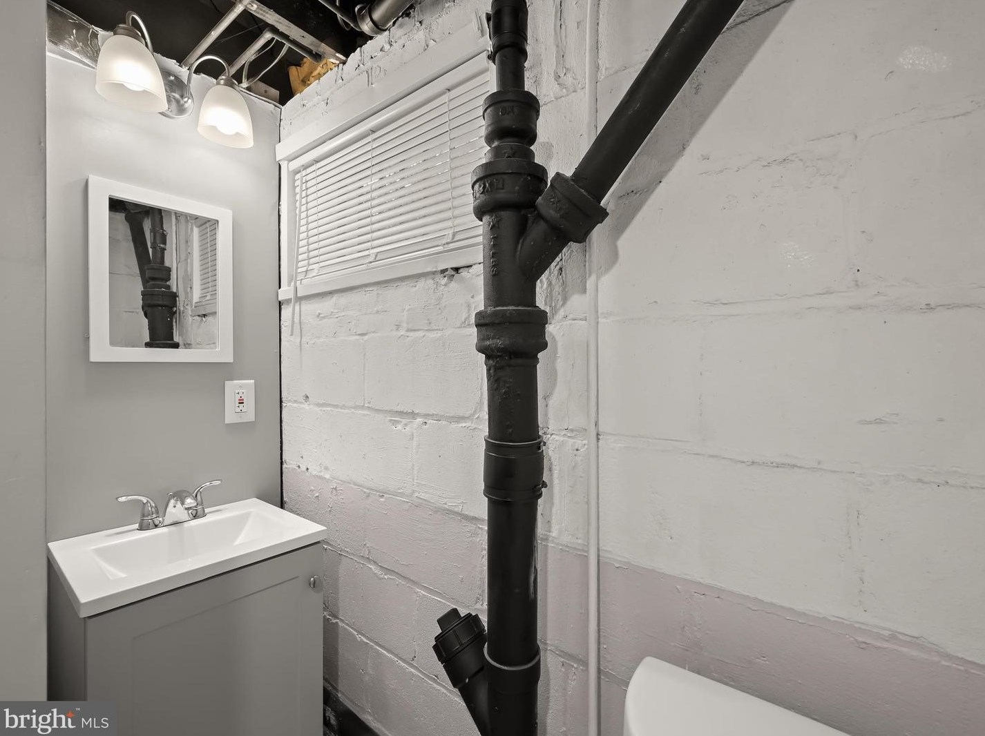 3707 Rogers Ave, Baltimore MD  21215-4212 exterior