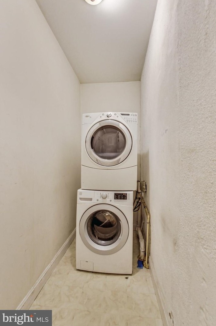 212 22 St, Baltimore MD 21218-5832 exterior