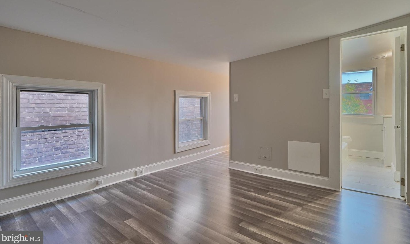 305 Madison St, Baltimore, MD 21201-4653