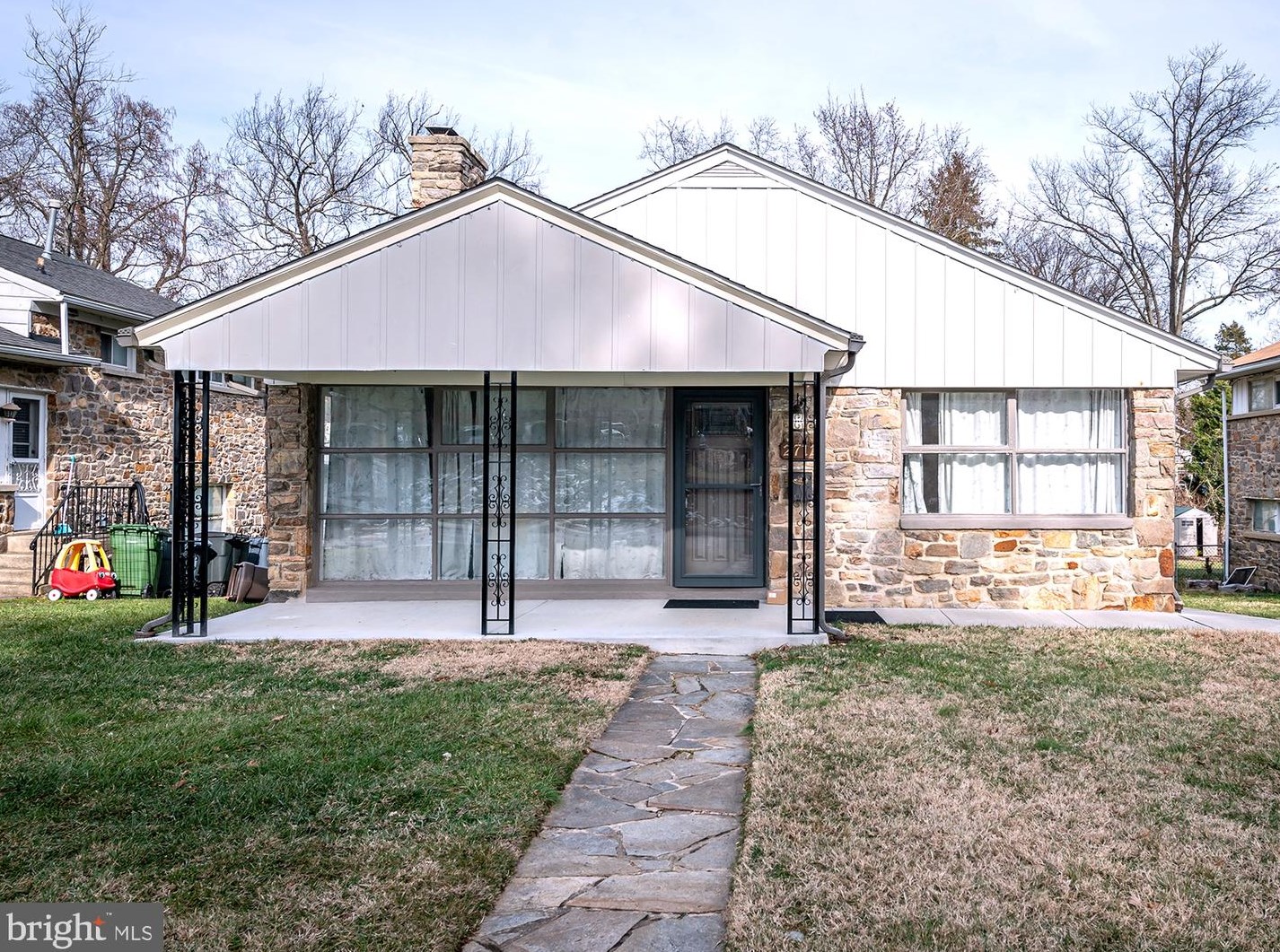 2712 Hanson Ave, Baltimore, MD 21209-3911