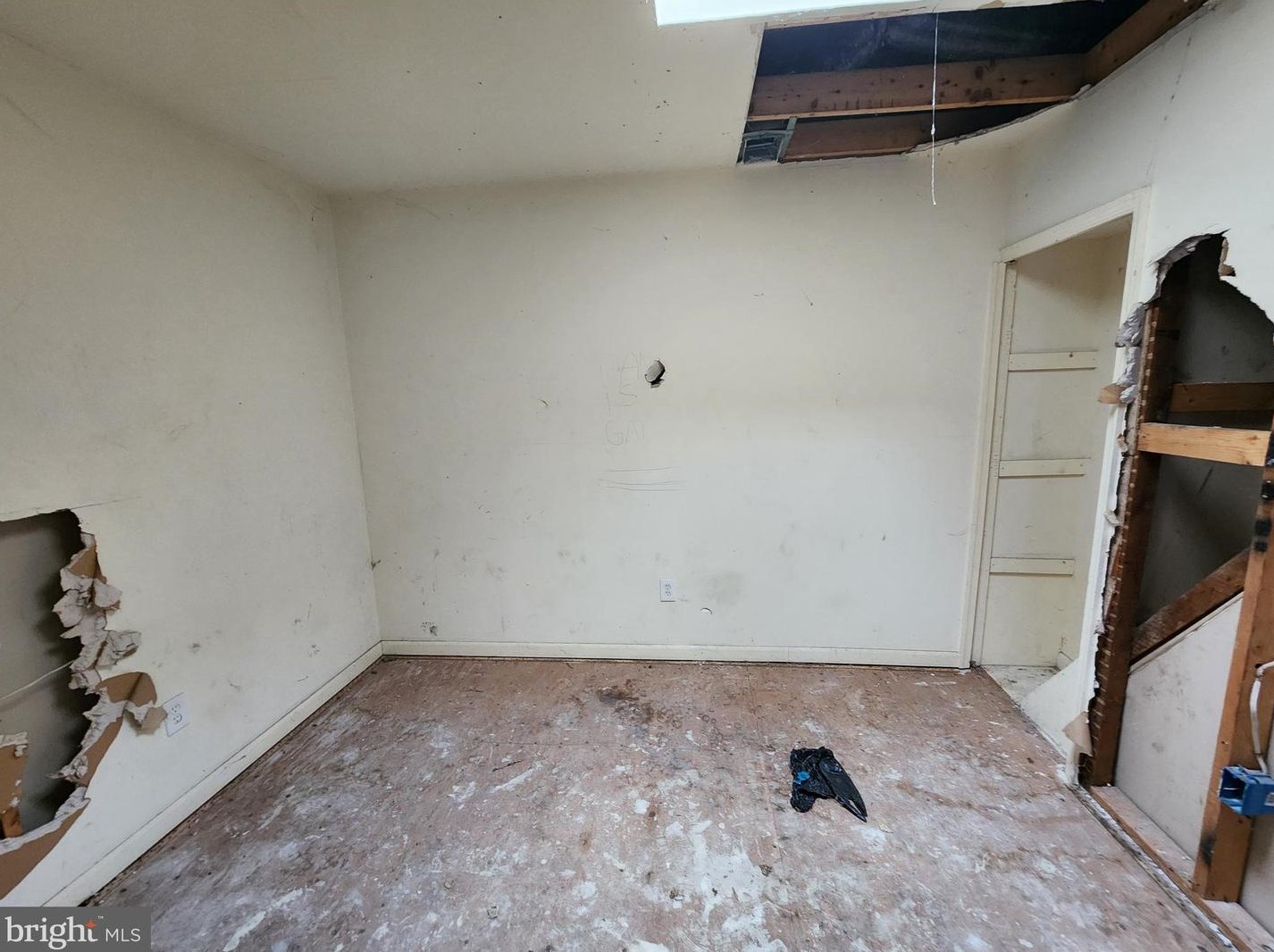 2127 Mchenry St, Baltimore MD 21223-2901 exterior