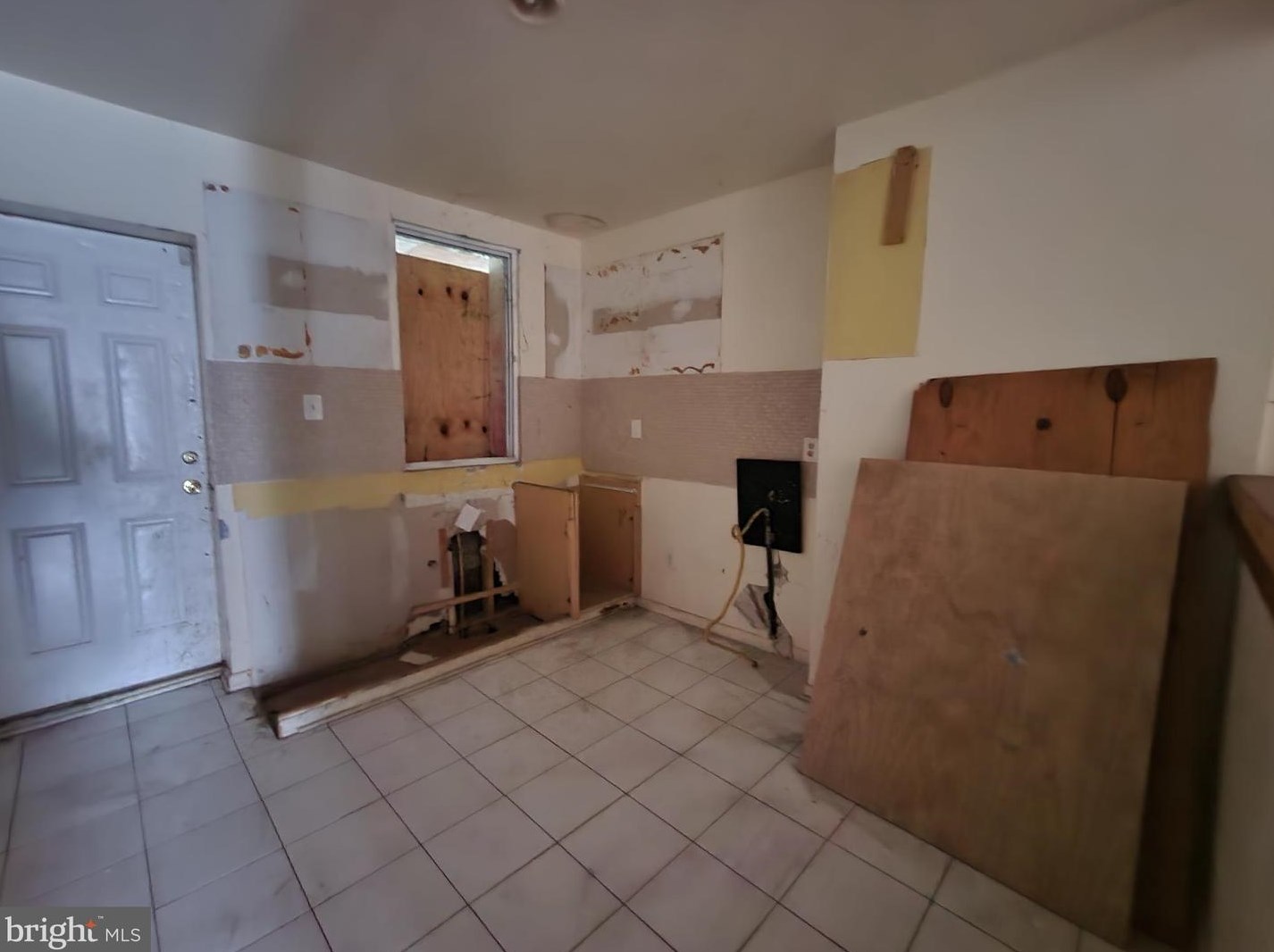 2127 Mchenry St, Baltimore MD 21223-2901 exterior