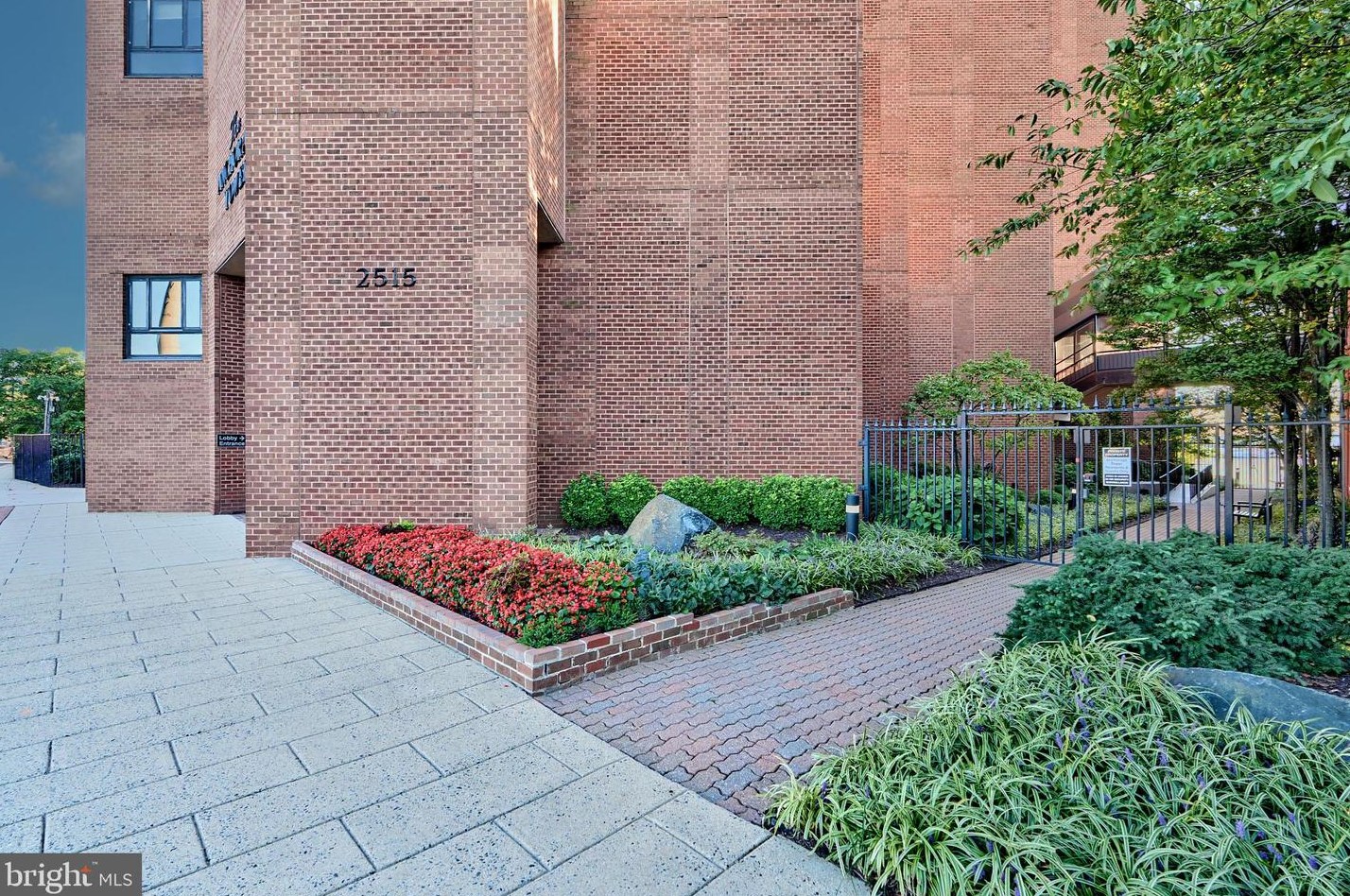 2515 Boston St, Baltimore MD  21224-4739 exterior