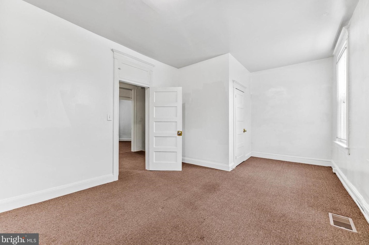 2705 Howard St, Baltimore MD  21218-4310 exterior