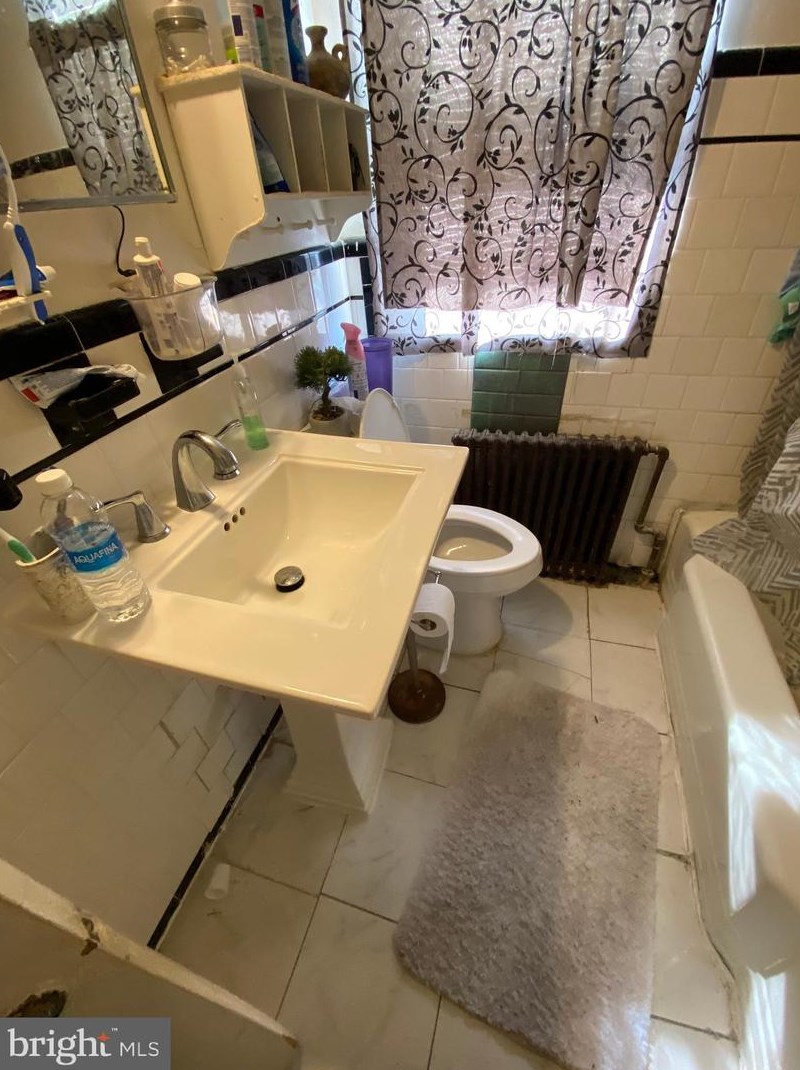 450 Random Rd, Baltimore MD 21229-3930 exterior