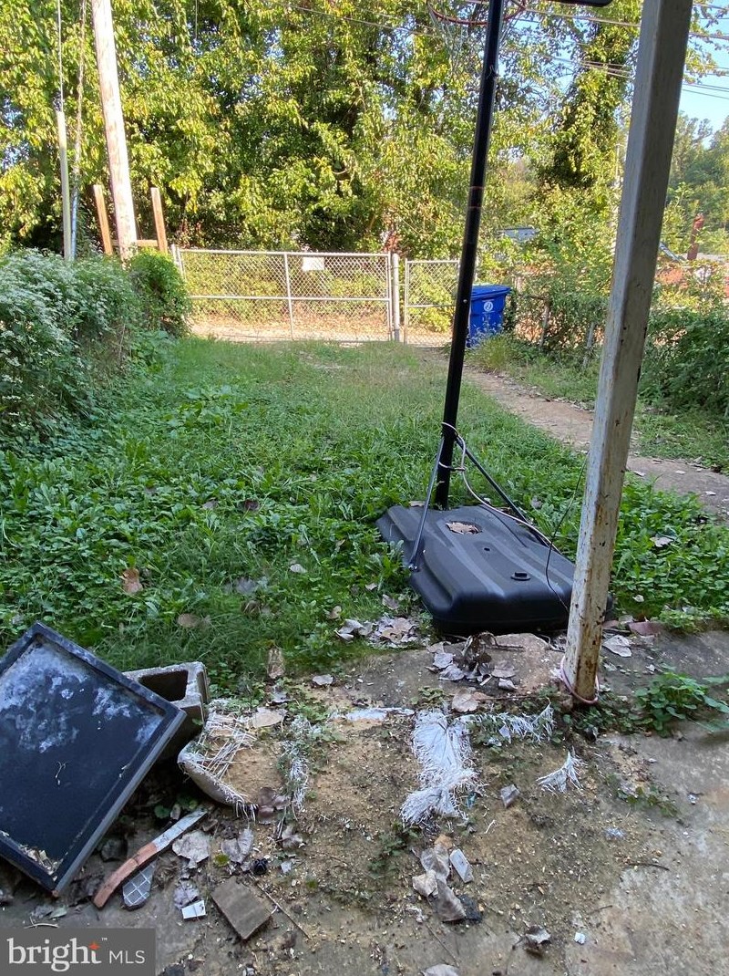 450 Random Rd, Baltimore MD 21229-3930 exterior