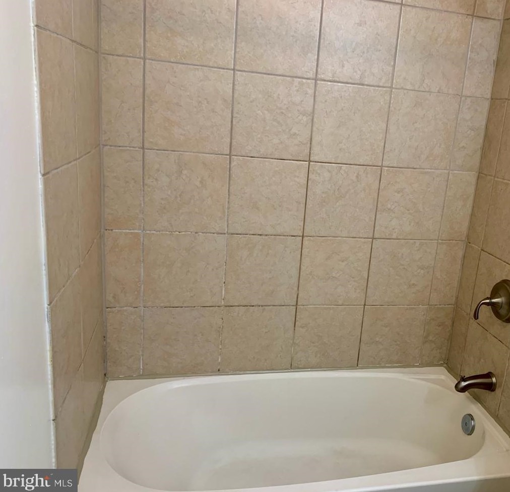 1017 Cross St, Baltimore MD  21230-2052 exterior