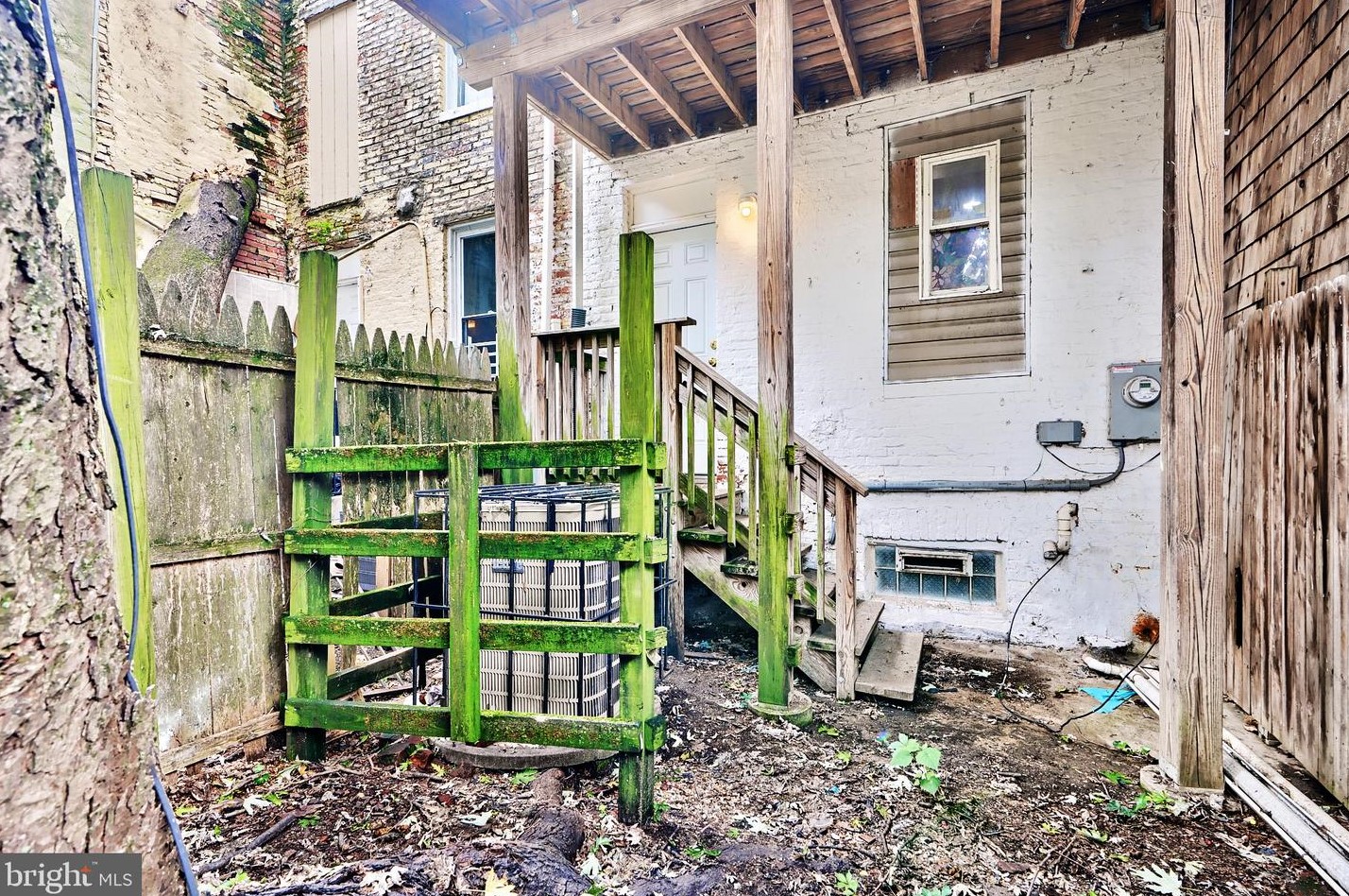 227 Fulton Ave, Baltimore MD  21223-1661 exterior