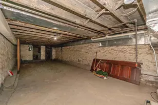 310 E 25th St, Baltimore, MD 21218 - Photo 40