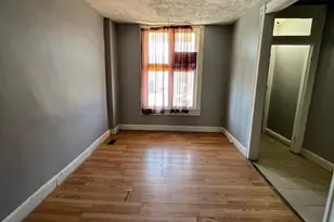 211 S Hilton St, Baltimore, MD 21229 - Photo 2