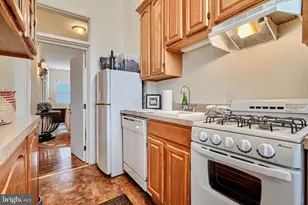 1404 Park Ave, Baltimore, MD 21217 - Photo 10