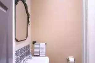 1002 N Eden St, Baltimore, MD 21205 - Photo 6