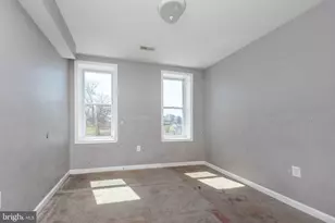 2110 E Hoffman St, Baltimore, MD 21213 - Photo 8