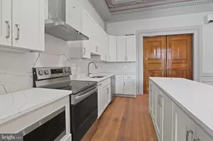 812 Park Ave, Baltimore, MD 21201 - Photo 12