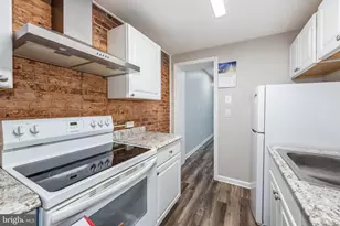 2108 E Hoffman St, Baltimore, MD 21213 - Photo 8