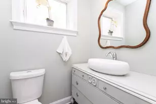 237 E 25th St, Baltimore, MD 21218 - Photo 30