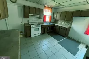 1640 N Ellamont St, Baltimore, MD 21216 - Photo 2