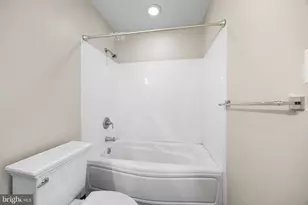 1011 Hunter St, Baltimore, MD 21202 - Photo 12