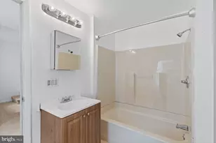 1822 E Lombard St, Baltimore, MD 21231 - Photo 18