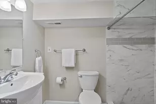 330 S Clinton St, Baltimore, MD 21224 - Photo 58