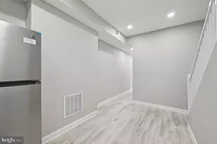 527 S Smallwood St, Baltimore, MD 21223 - Photo 8